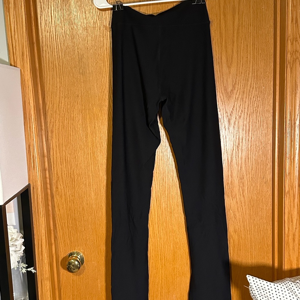 Old Navy Ribbed Slit Flare Leggings | black